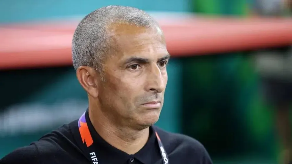 Sabri Lamouchi fue despedido tras perder el primer partido del Mundial.
