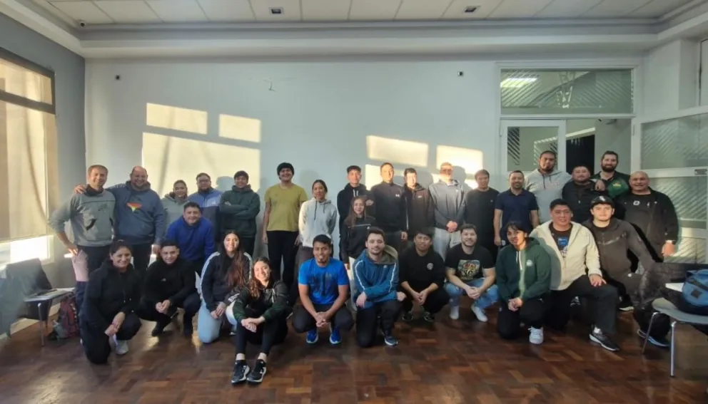 El profesor y técnico de vóley, Marcelo Leiva, finalizó el curso de Entrenadores Provincial 2. 