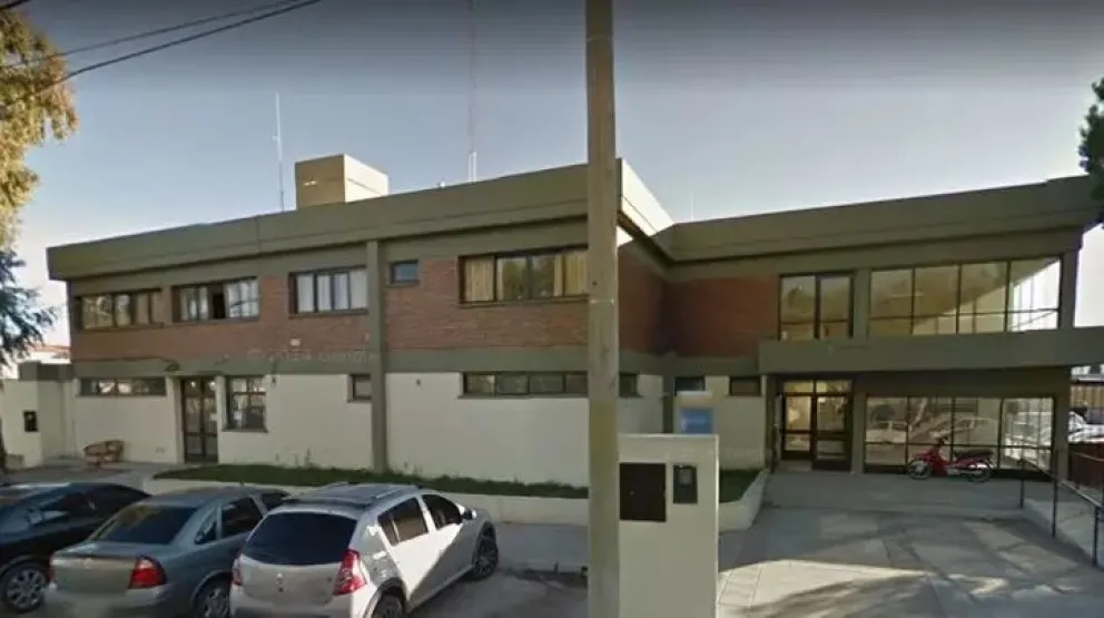 Un preso esposó al guardia y escapó de una comisaria de Trelew