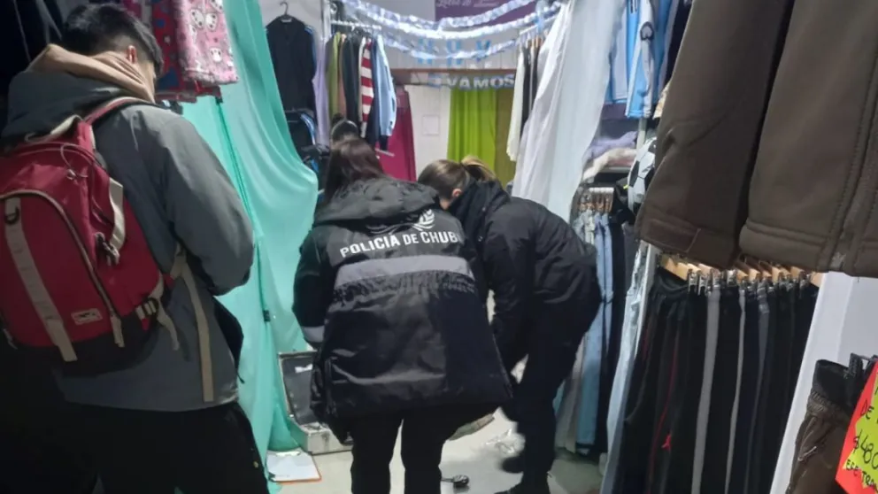 Entró por los techos para robar, cayó al vacío y fue atrapado