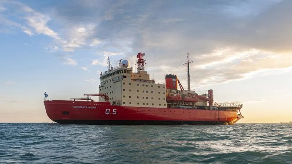 Rompehielos Almirante Irizar.