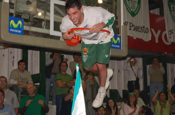 Paco Festa venía a una cena por el título de 2006 y terminó festejando el de 2026