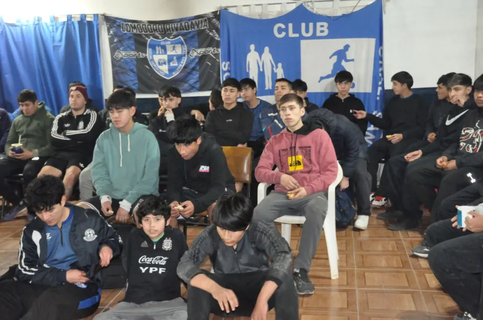 En el club San Martín se implementaron charlas de asistencia en salud mental.