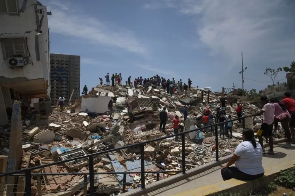 Sismo en Venezuela: confirman 235 fallecidos y buscan a cientos de desaparecidos