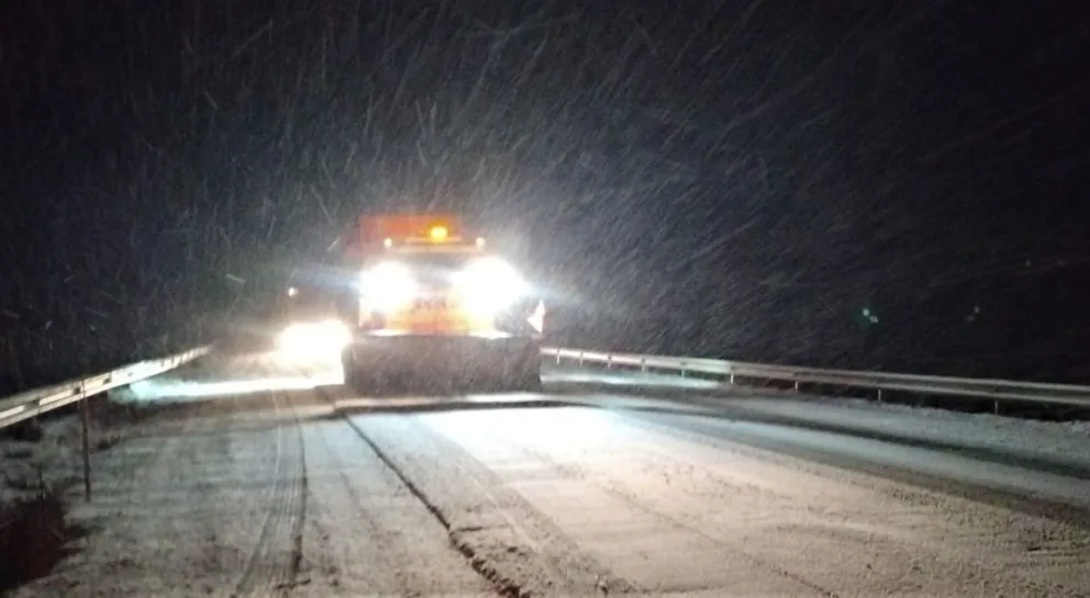Extrema precaución: nieve y escarcha complican los accesos a Comodoro Rivadavia