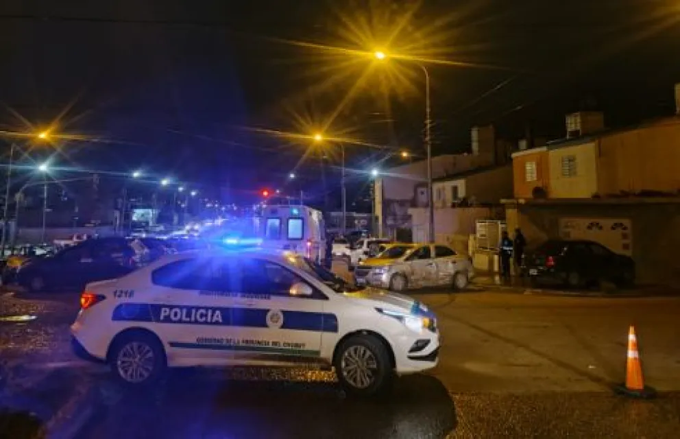 Dos personas fueron hospitalizadas tras un choque en el barrio Isidro Quiroga