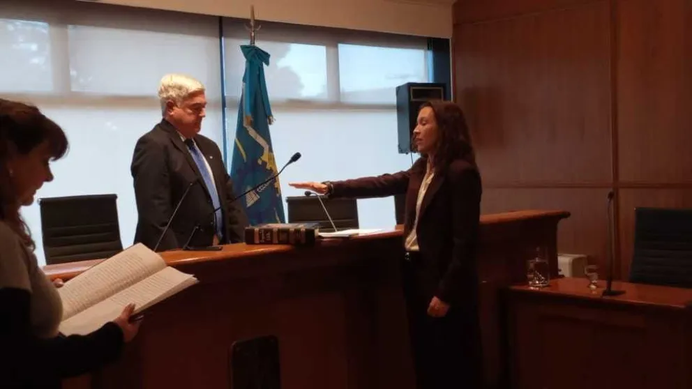 Janet Davies juró como nueva fiscal general de Rawson