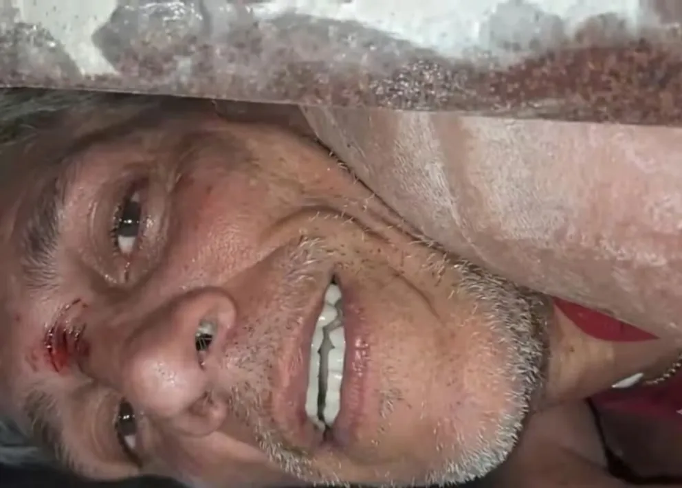 Con poco oxígeno y bajo los escombros, la pareja se despidió de sus familiares.
