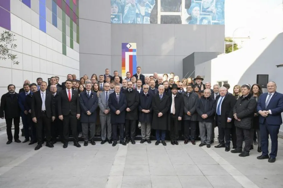 Encuentro federal por la memoria del atentado a la AMIA reunió a intendentes de todo el país.