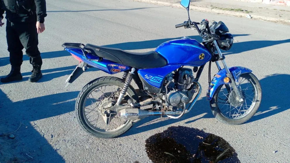 Una pareja de jóvenes motociclistas resultaron heridos tras choque en Standart Norte