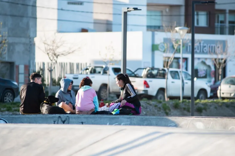 "Tardes en acción": Rada Tilly lanzó un programa de actividades y talleres para adolescentes en vacaciones