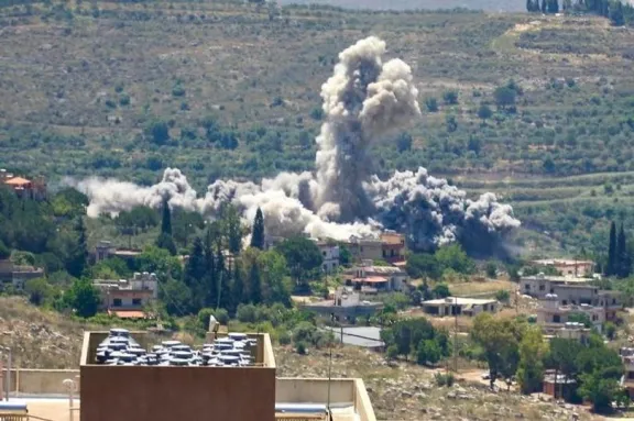 Israel lanzó nuevos ataques en el sur del Líbano y un dron sobrevoló los suburbios de Beirut