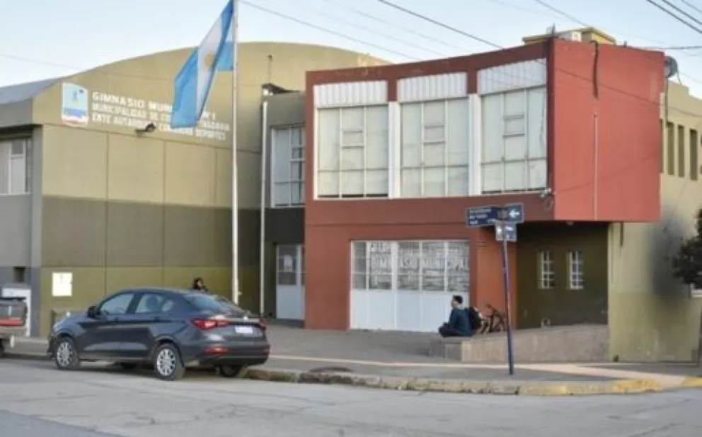 Tres empleados municipales detenidos por lesiones a otro trabajador del Gimnasio 1