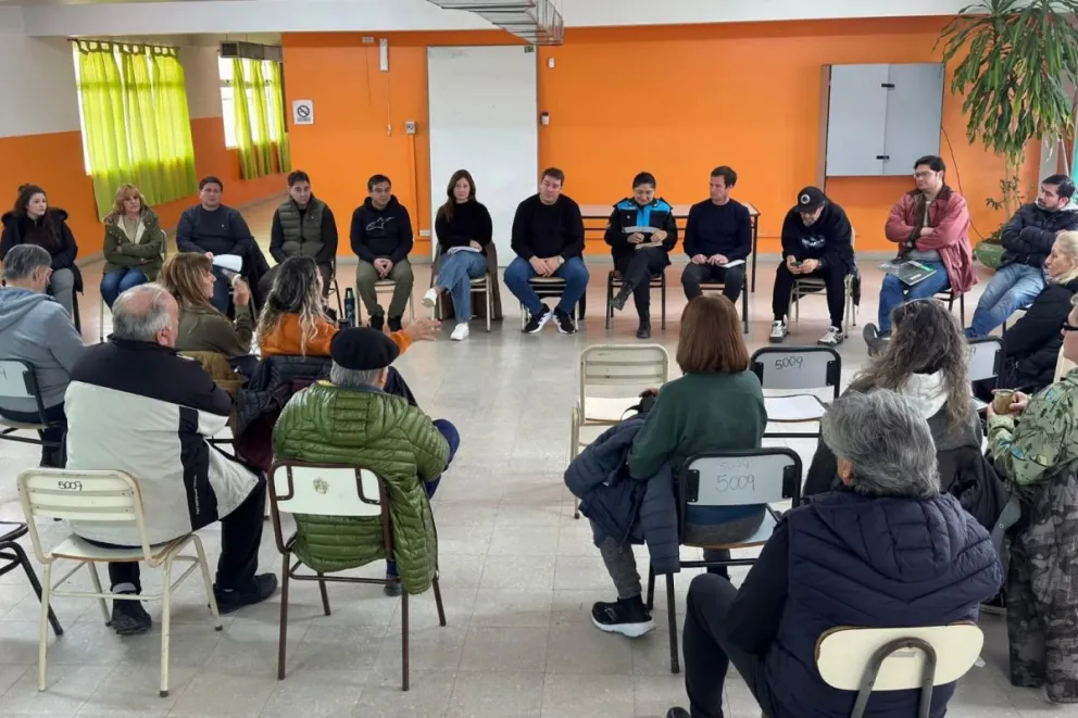 Plenario con vecinos de Playa Unión por ruidos molestos, tránsito, recolección de residuos y perros en la vía pública