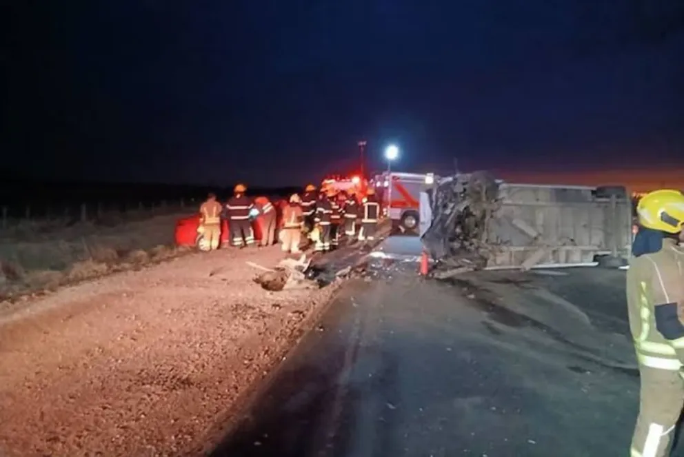 Tragedia en Córdoba: dos muertos y múltiples heridos tras choque frontal