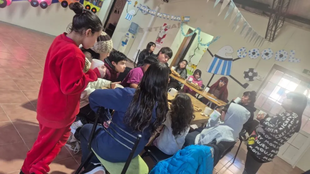 El espacio "Hora Feliz" lanza una campaña de juguetes y golosinas para el Día del Niño