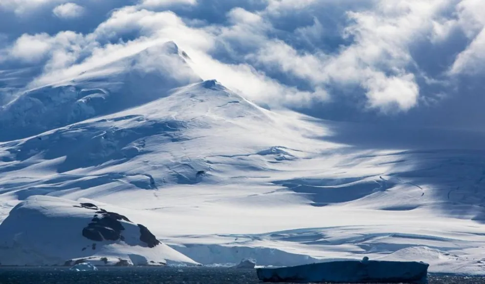 Un colosal levantamiento tectónico elevó la Antártida Oriental hasta las altitudes necesarias para la glaciación.