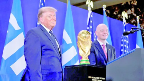 Donald Trump confirmó que entregará la Copa del Mundo