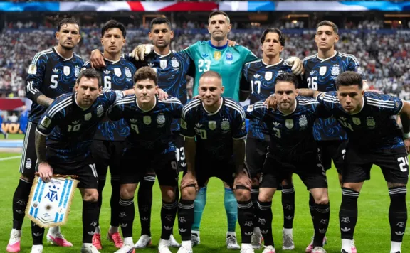 La AFA confirmó que parte del plantel no regresará a la Argentina después del Mundial