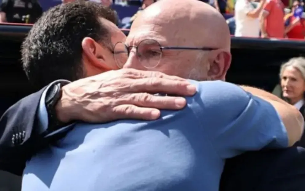 El emotivo abrazo de Lionel Scaloni con Luis de la Fuente, luego de la final de la Selección Argentina ante España por el Mundial 2026.