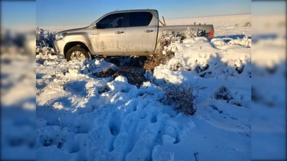 José Bilbao y su pareja quedaron aislados cerca de Cerro Piedra cuando la nieve y los voladeros bloquearon el acceso habitual.