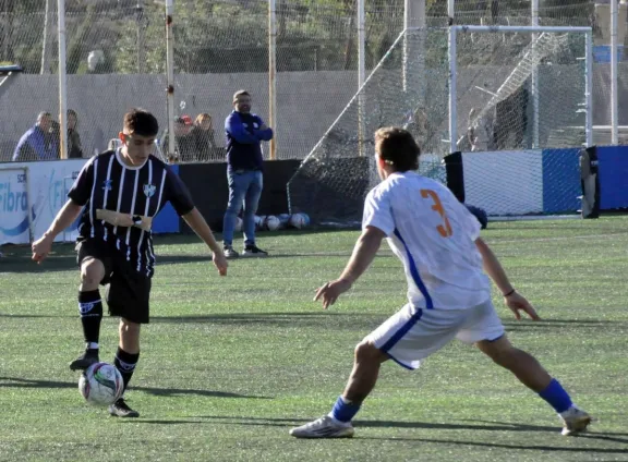 Saavedra ante Rada Tilly, duelo de escoltas