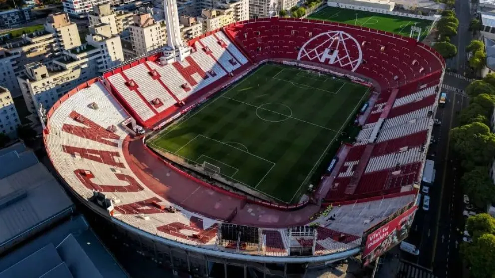 Boca podría hacer de local en el Tomás Adolfo Ducó en los próximos tres partidos. (Marcelo Endelli/Getty Images).