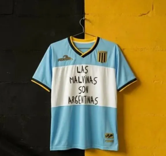 Almirante Brown estrena camiseta en homenaje a las Islas Malvinas