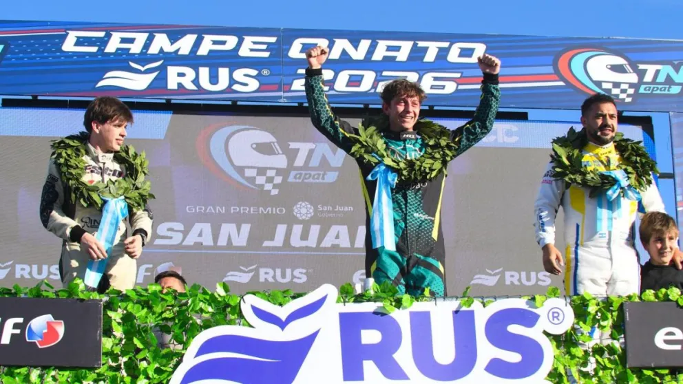 Francisco Coltrinari con un Peugeot 208 y Tomás Vitar al comando de un Nissan March son los punteros, igualados en 201 puntos en la Clase 2 del TN. Fotos, prensa APAT.
