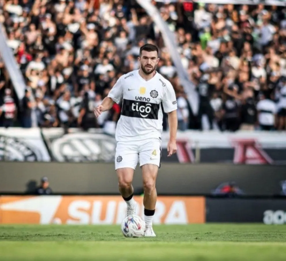 Tim Payne debutó en Olimpia de Paraguay con un golazo.