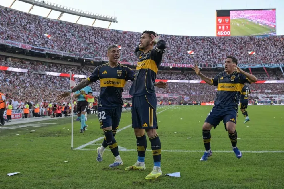El festejo de Leandro Paredes en el Monumental. JUAN MABROMATA. AFP.