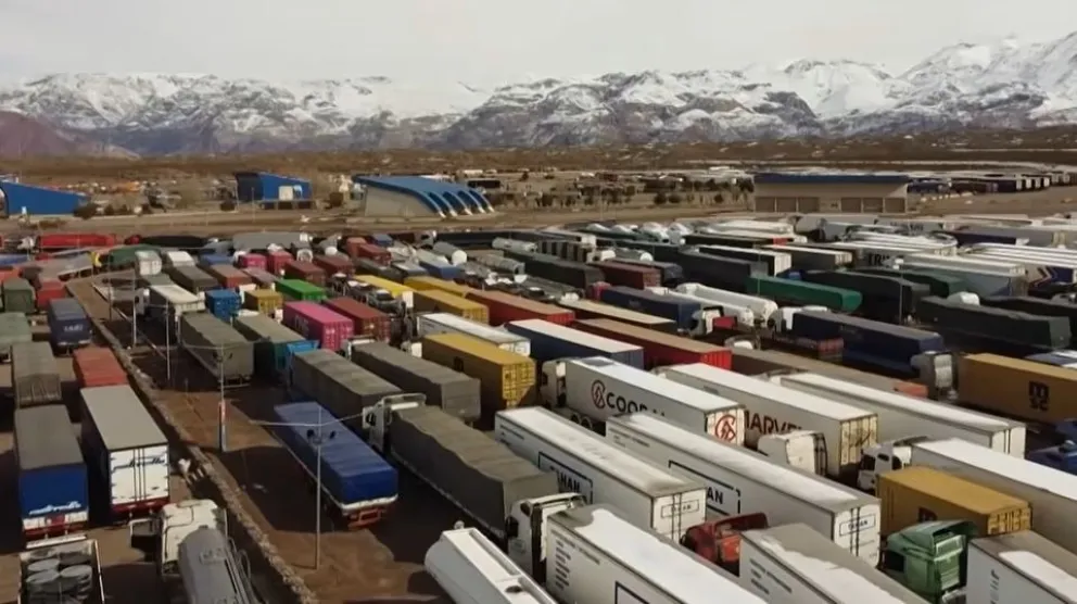 Se priorizará el paso de los camiones documentados en Uspallata, siempre que el reporte del clima asegure una transitabilidad sin riesgos.
