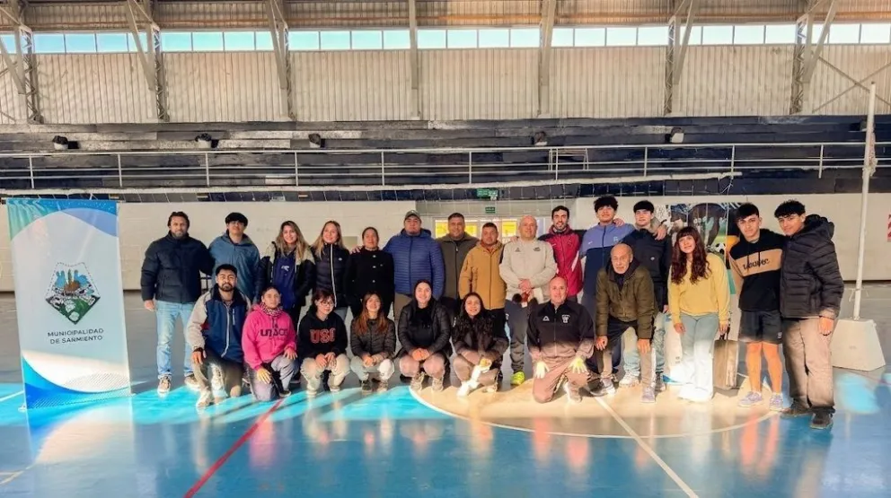 El profesor y técnico Marcelo Leiva sigue adelante con su Proyecto Provincial de Capacitación en el Voleibol.