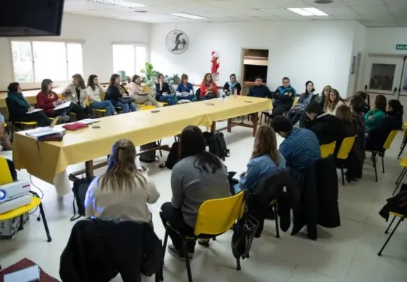 La Mesa Intersectorial se reúne para un taller de posvención y planificar la 4° Feria de Salud Integral