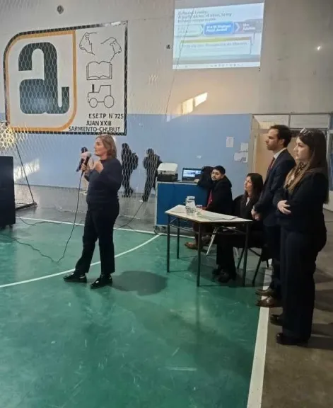 La nueva Ley de Responsabilidad Penal Juvenil fue presentada a alumnos de Sarmiento