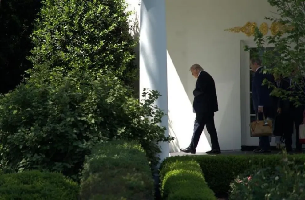 El nivel de aprobación del presidente de Estados Unidos, Donald Trump, cayó a 33 %, el nivel más bajo de su presidencia.