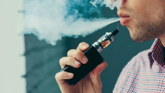 Vapeadores: advierten por sus efectos en el cerebro de los adolescentes