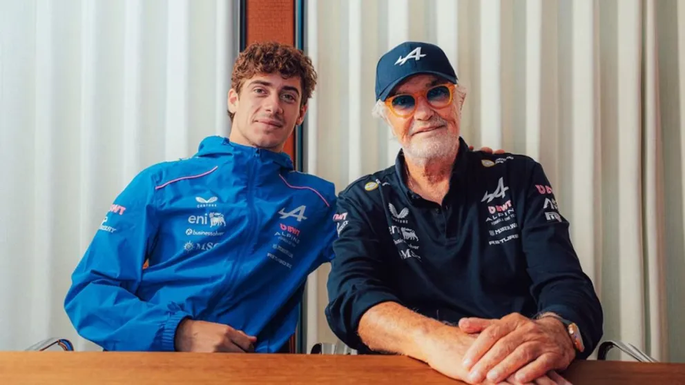 Franco Colapinto junto a Flavio Briatore, su mentor en Alpine