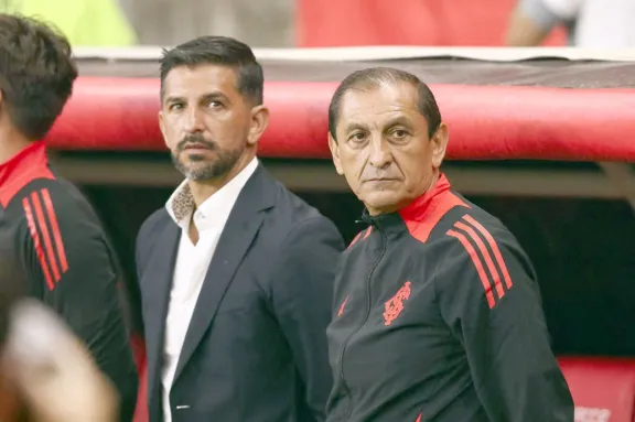 Emiliano Díaz abrió la puerta para volver a River junto a Ramón