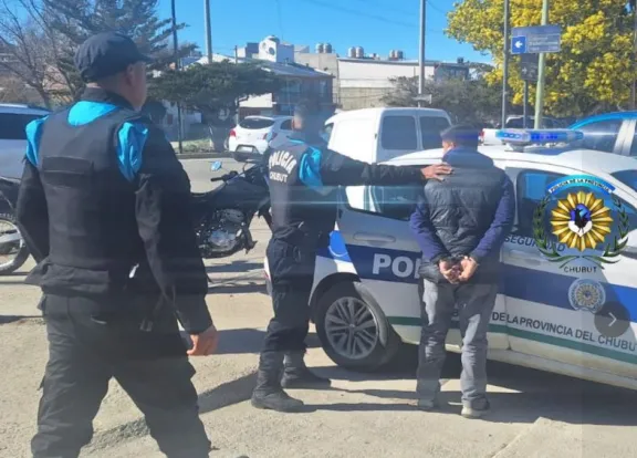 Brario Roca: Sorprendieron a un ladrón robando herramientas en una casa en refacción y lo retuvieron