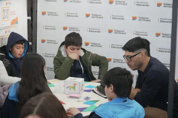El Ministerio de Educación presenta propuestas pedagógicas e inclusivas en la 4° Feria del Libro de Rawson