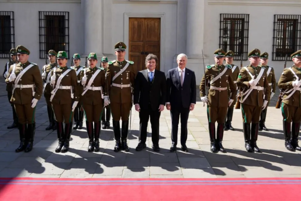 El presidente argentino, Javier Milei, junto a su par chileno,  José Antonio Kast.
