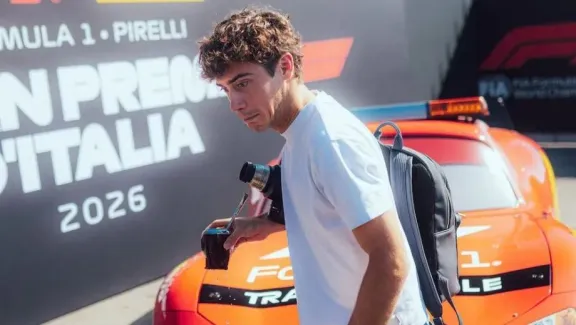 El divertido blooper al ver la réplica del Rayo McQueen en Monza
