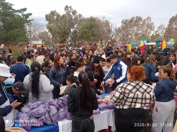 Sonrisas en Km 5: gran convocatoria en el Día de las Infancias y anuncio de olla comunitaria
