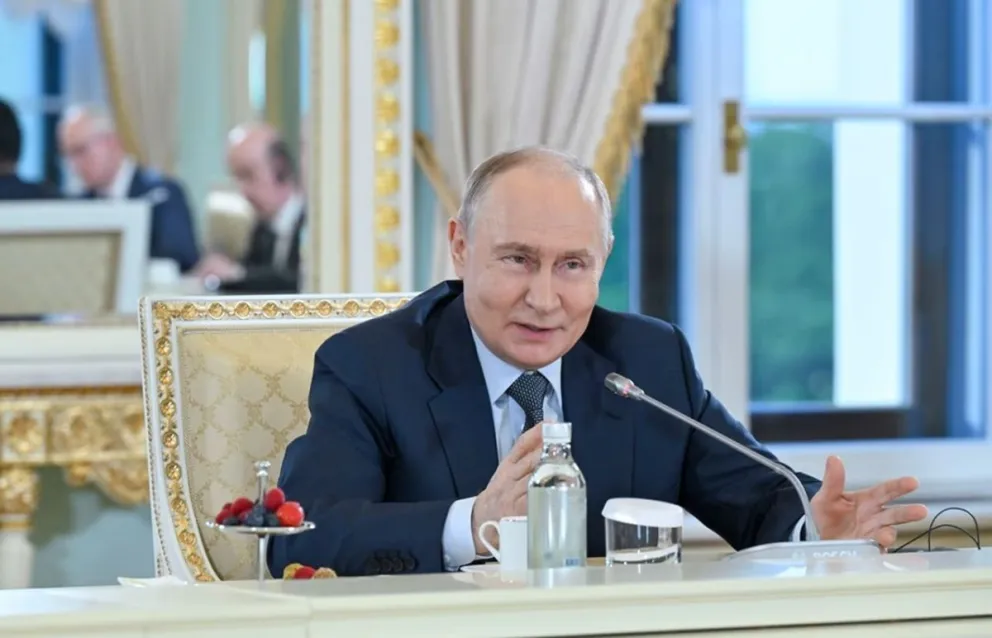 El presidente ruso, Vladimir Putin, ordenó suspender tres días los ataques sobre Kiev, una decisión vinculada a los preparativos para los contactos con los enviados estadounidenses Steve Witkoff y Jared Kushner