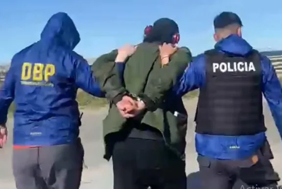 Capturaron en Km. 5 a un hombre prófugo desde 2025