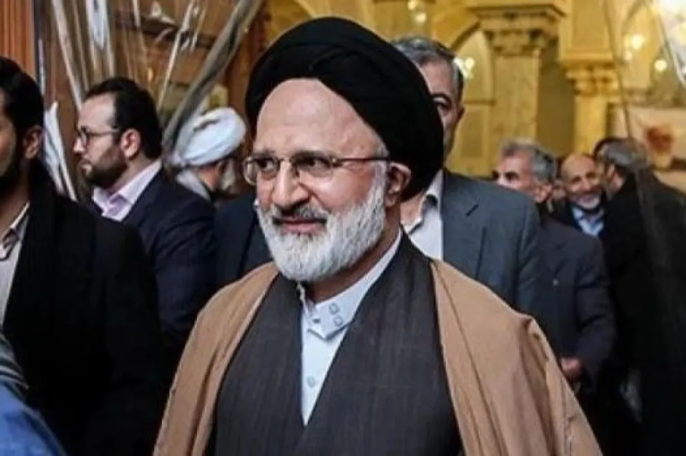 Ali Asghar Hejazi (también conocido como Ali Asghar Mir Hijazi), es un influyente político y clérigo iraní que se desempeñó como subjefe de gabinete y mano derecha del ex Líder Supremo de Irán, Alí Jamenei.