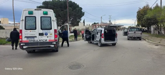 Un hombre fue trasladado al hospital luego de un choque en barrio Pueyrredón