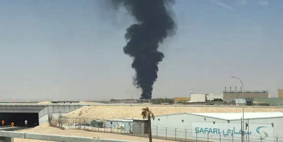 Alerta aérea en Arabia Saudita por explosiones registradas cerca del aeropuerto de Riad