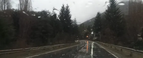 Solicitan extremar la precaución al transitar por la Ruta 40 entre Bariloche y El Bolsón por intensas lluvias